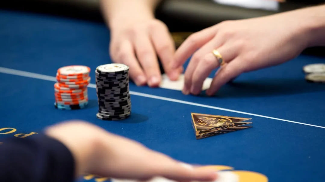 德州（zhōu）撲克新（xīn）手（shǒu） 進（jìn）階必學打（dǎ）法:半（bàn）詐唬